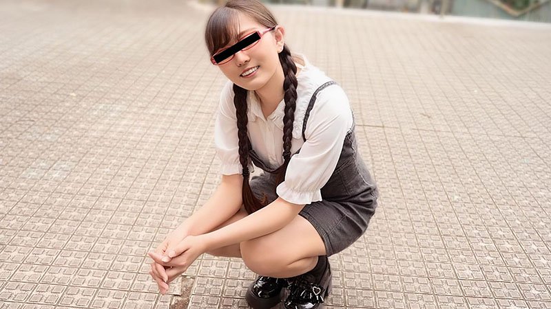 戴红眼镜的妹子对屁眼开发超级感兴趣！好奇心爆棚的白虎少女被慢慢开发后穴到高潮颤抖～ 021426_01-10MU 天然むすめ
